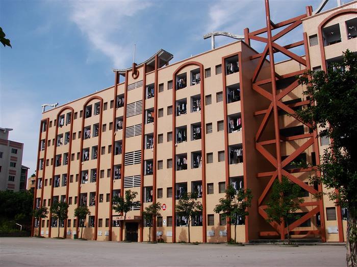 南充市高坪中學(xué)校園風(fēng)采
