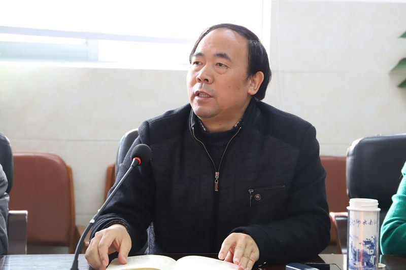 我校教導(dǎo)處、教科室組織召開教研組長工作協(xié)調(diào)會