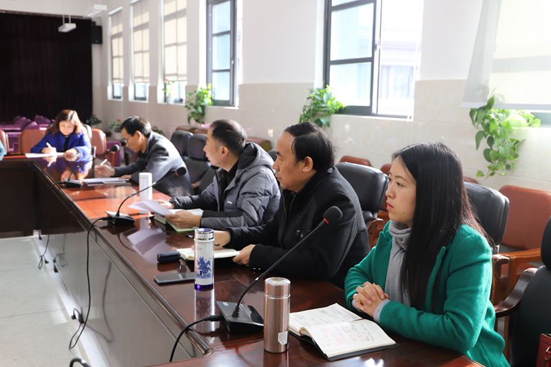 我校教導(dǎo)處、教科室組織召開教研組長工作協(xié)調(diào)會