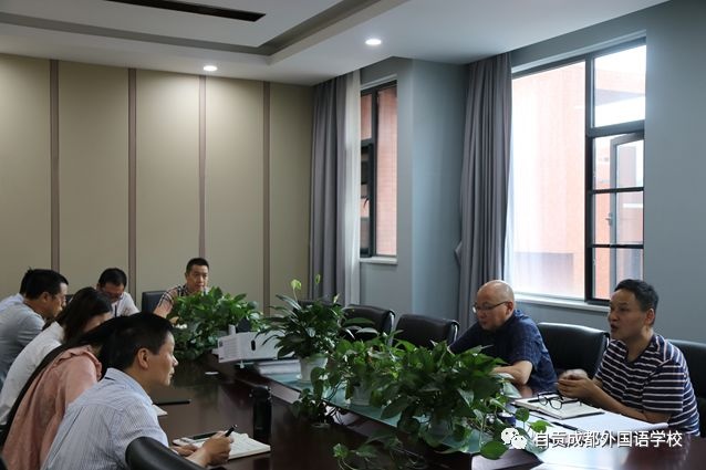 自貢市外國語學(xué)校--加強安全工作，構(gòu)建安全校園