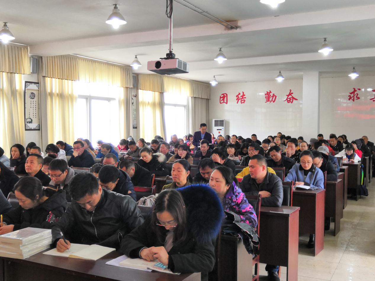 加強業(yè)務(wù)培訓(xùn)，切實提高業(yè)務(wù)素質(zhì)