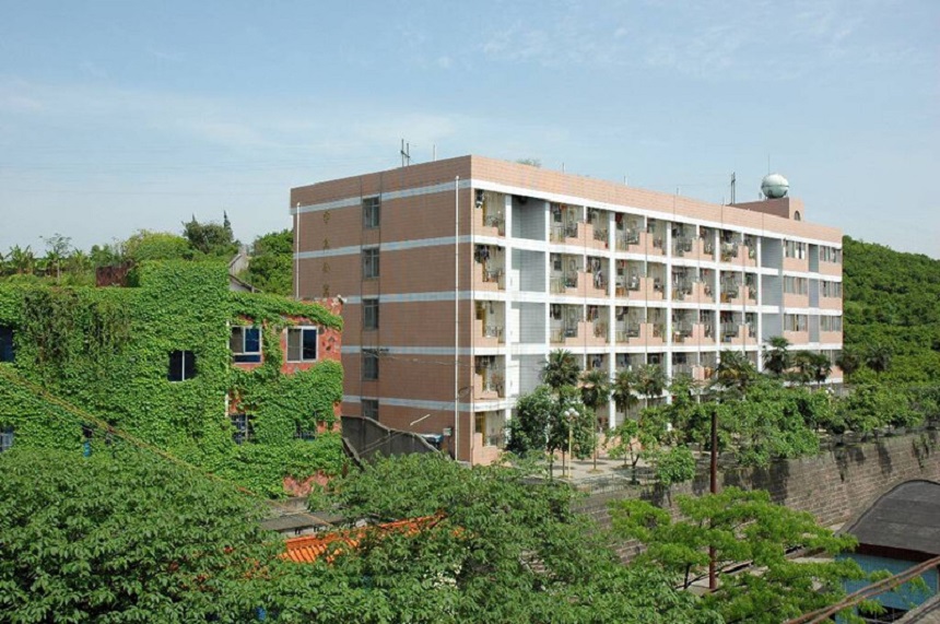 蒲江中學(xué)住校生周末如何管理？