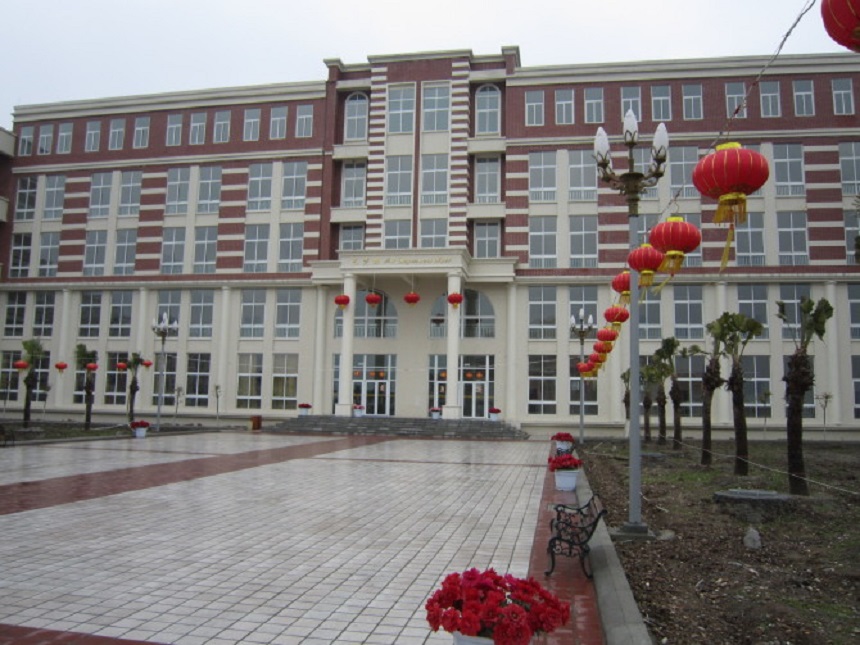 四川師范大學(xué)附屬第三實驗中學(xué)聯(lián)系電話是多少？