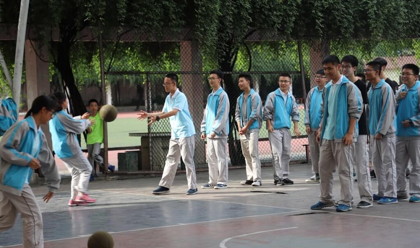 西南交通大學(xué)附屬中學(xué)近幾年中考錄取情況？