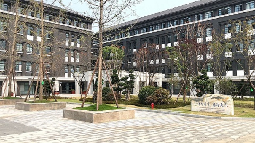 成都第二十中學(xué)校園環(huán)境好不好、怎么樣？
