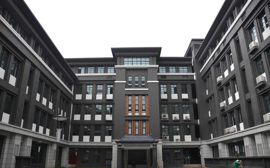 成都二十中學(xué)2018年中考分?jǐn)?shù)線是多少？