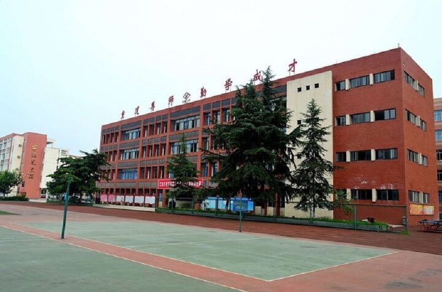 江油一中是公辦院校嗎？