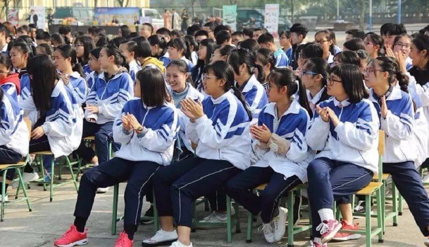 資陽外國語學校環(huán)境、教學設(shè)施好不好？