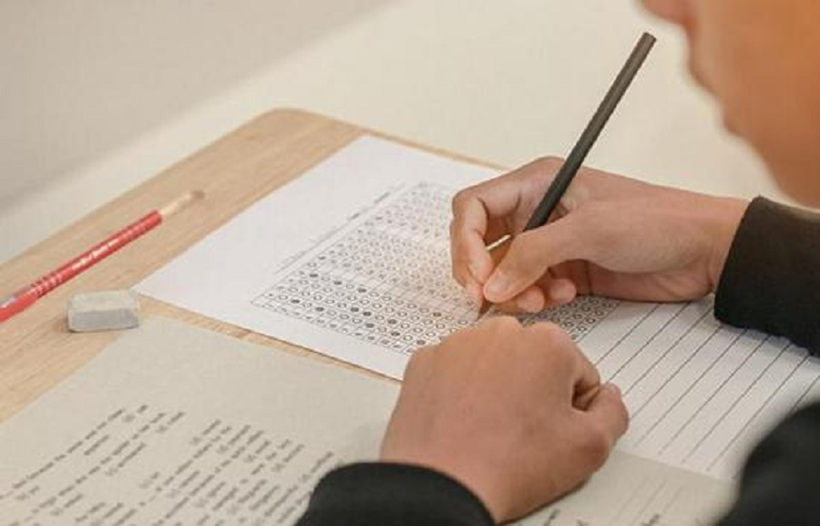 2020年中考滿分作文800字參考范文：生命之光