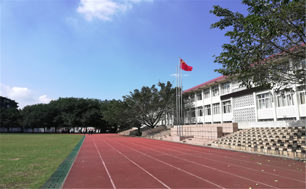 五通橋中學(xué)校園環(huán)境怎么樣？