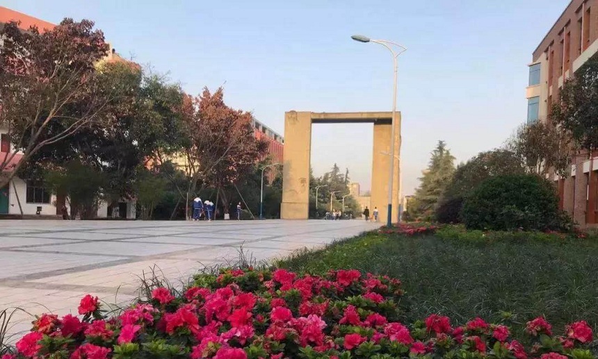 羅江中學(xué)在哪里，有沒(méi)有地址？