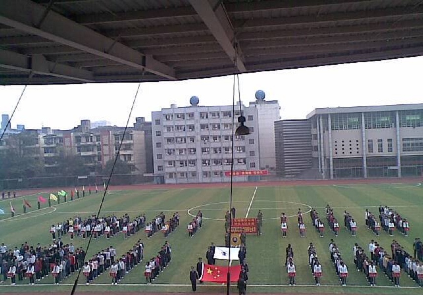 廣漢中學環(huán)境怎么樣、宿舍環(huán)境好嗎？