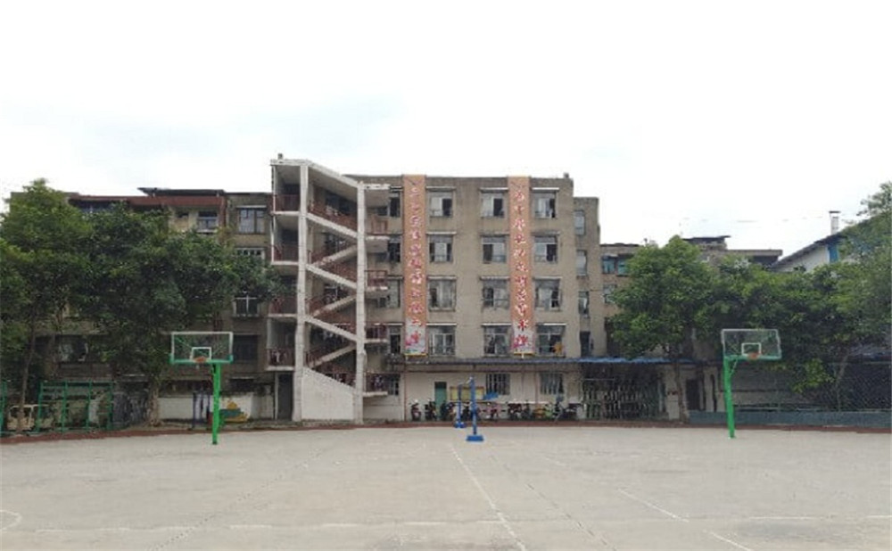 廣漢六中地址在哪？