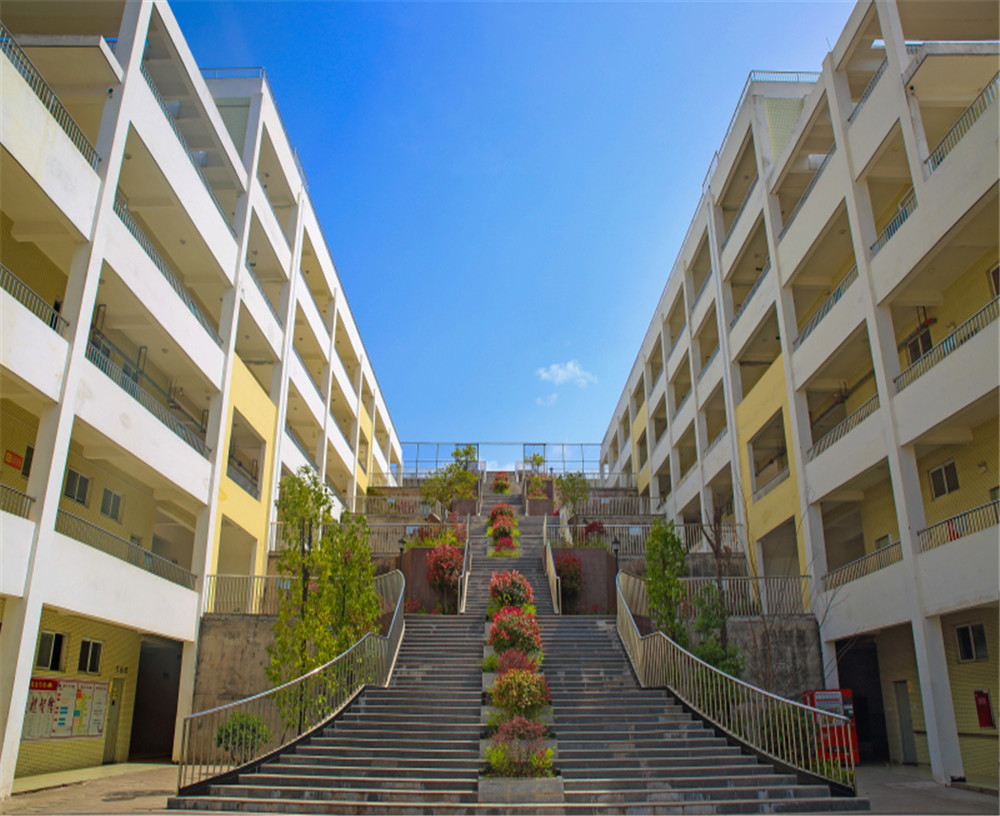 廣元市八二一中學(xué)2020年招生計劃公布了嗎？
