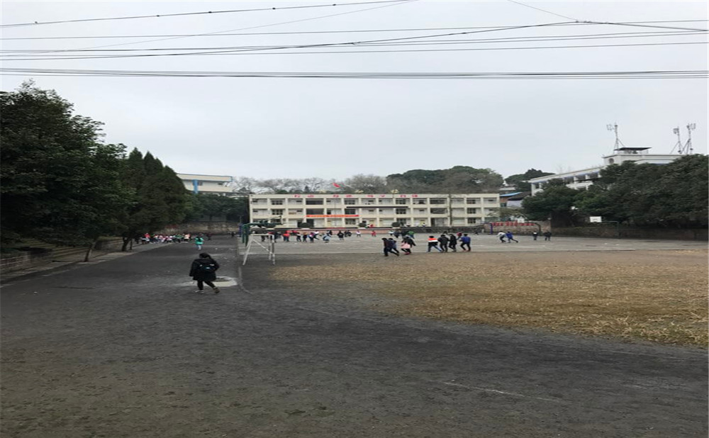 內(nèi)江十二中2020年收費(fèi)標(biāo)準(zhǔn)是多少？