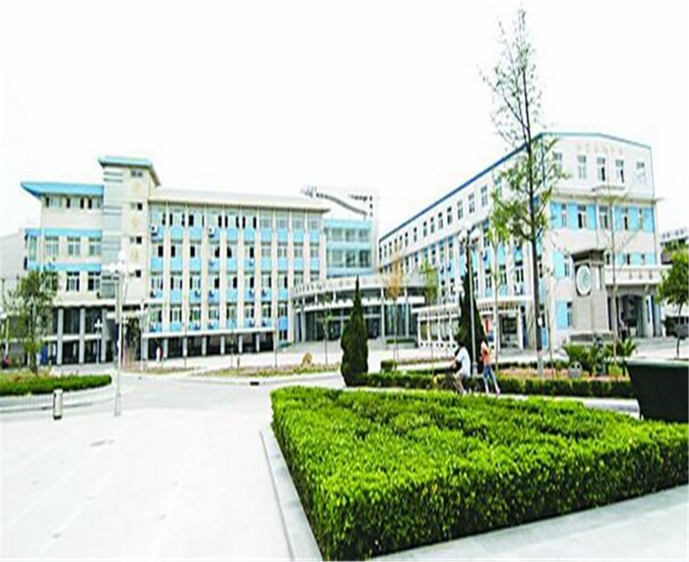 開封中學2020年學校學費多少錢一年？