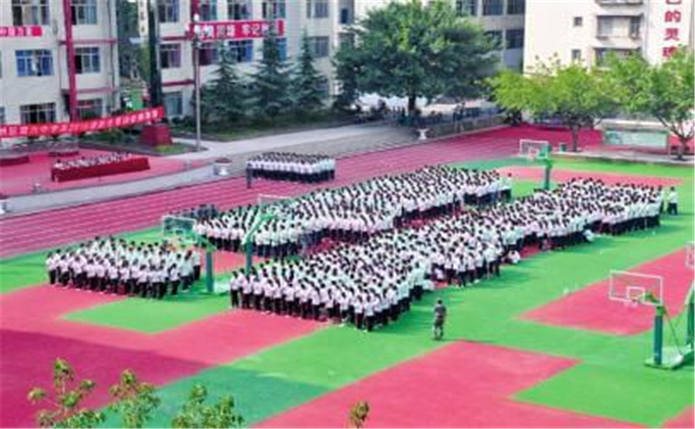 巴中六中學(xué)校環(huán)境怎么樣？