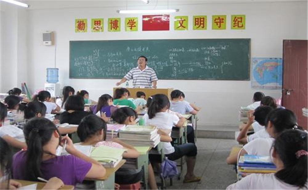 奇章中學(xué)學(xué)校環(huán)境如何？
