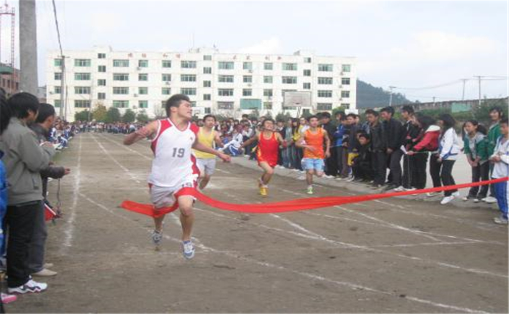 花叢中學(xué)學(xué)校詳細(xì)地址在什么地方？