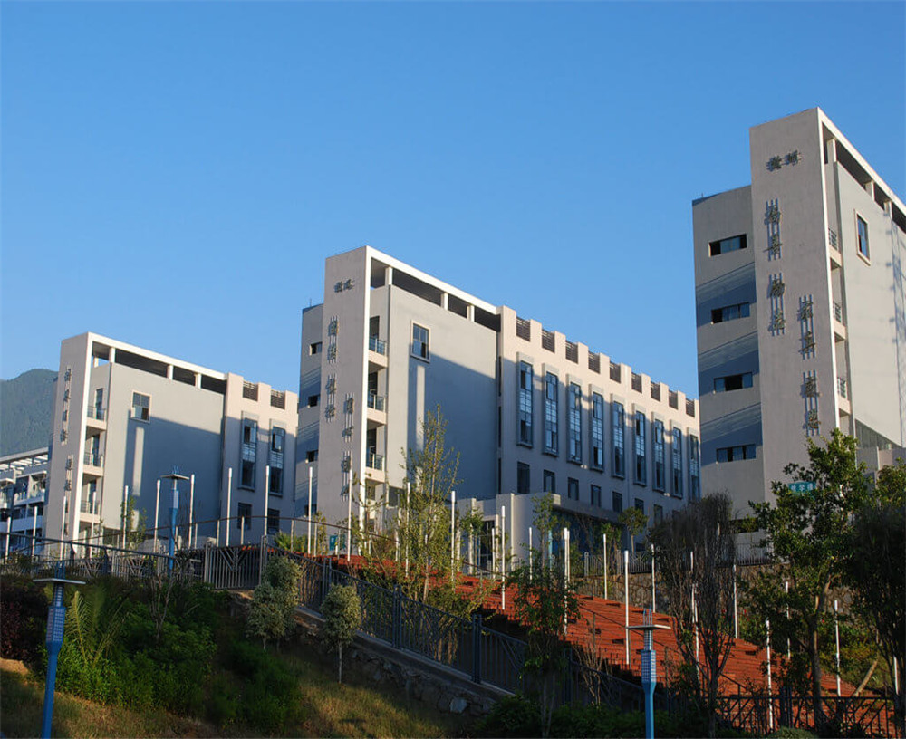四川省米易學(xué)校招辦電話是多少？