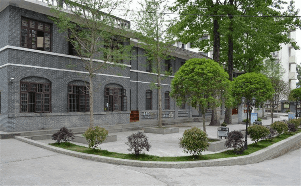 閬中市柏埡中學(xué)學(xué)校環(huán)境怎么樣？