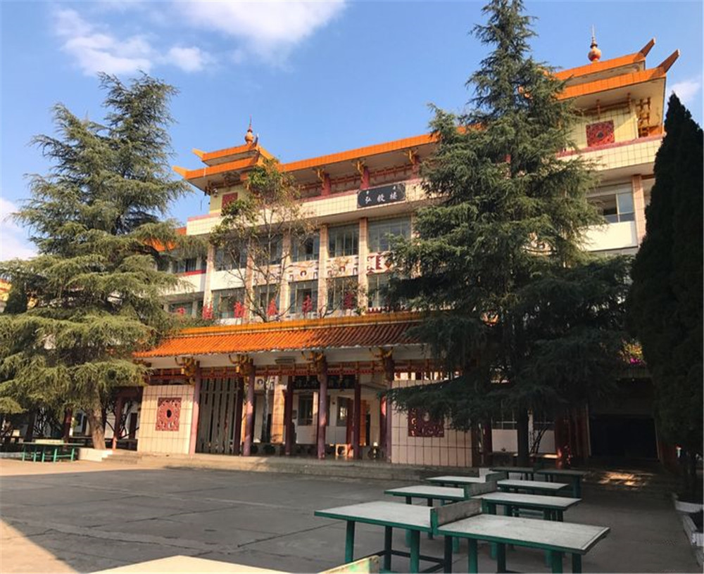 涼山州民族中學學校招辦電話是多少？
