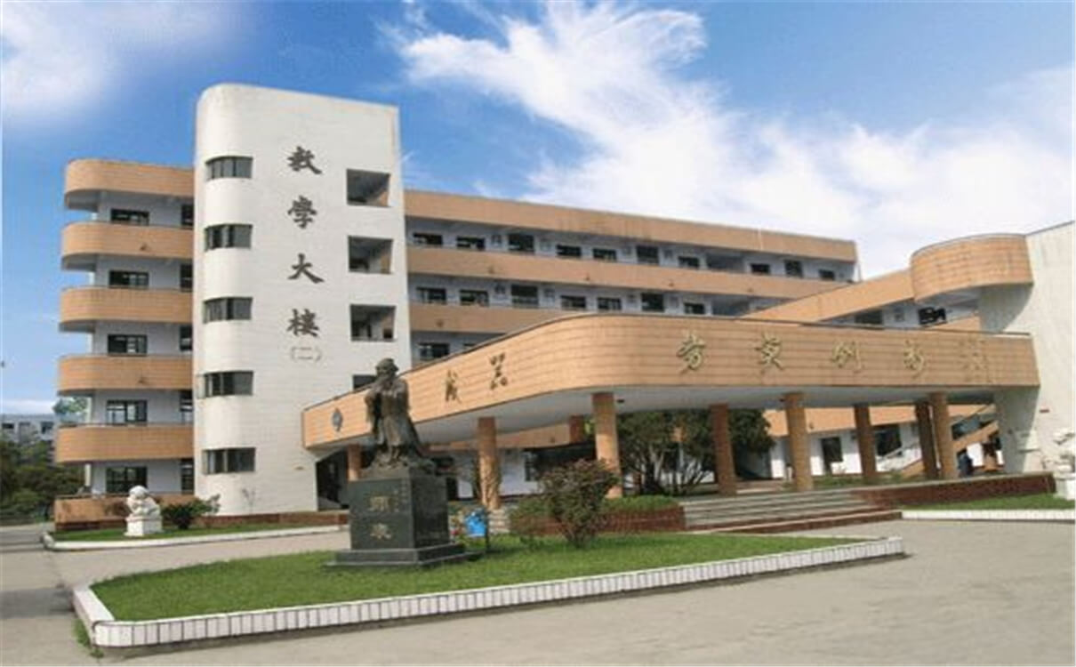 西南交通大學附屬中學高中部的錄取分數(shù)是多少？