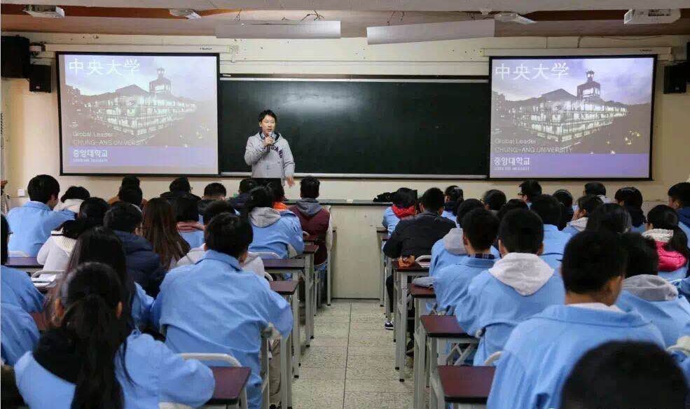 通錦中學(xué)的錄取分?jǐn)?shù)線是多少？