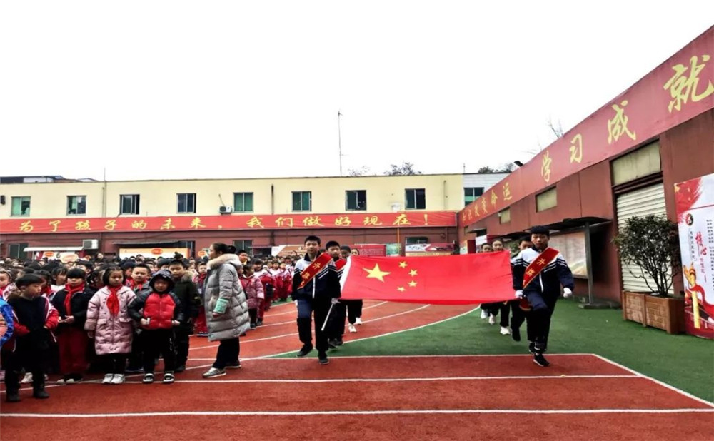 成都文武學(xué)校去年的錄取分?jǐn)?shù)線是多少？
