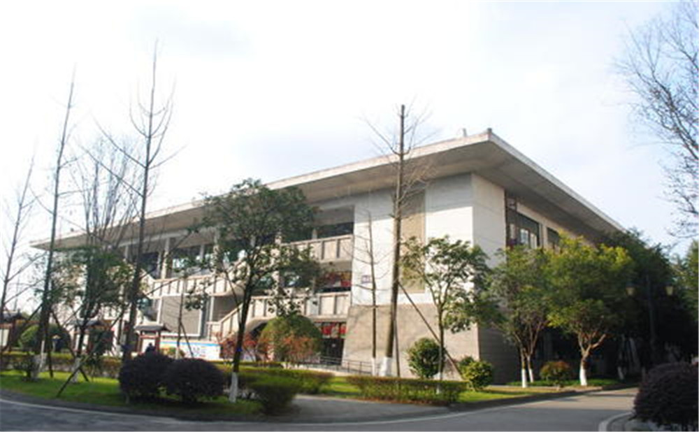 成都石室中學的高中住宿怎么樣？