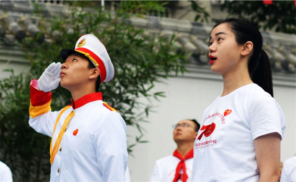 石室聯(lián)合中學(xué)蜀華分校一年的學(xué)費(fèi)是多少？