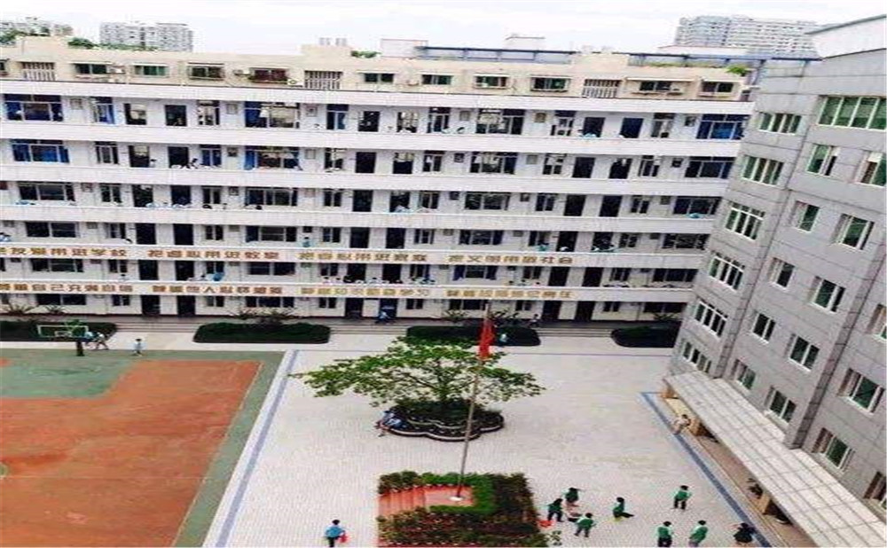 陽安中學(xué)的學(xué)費(fèi)是多少？