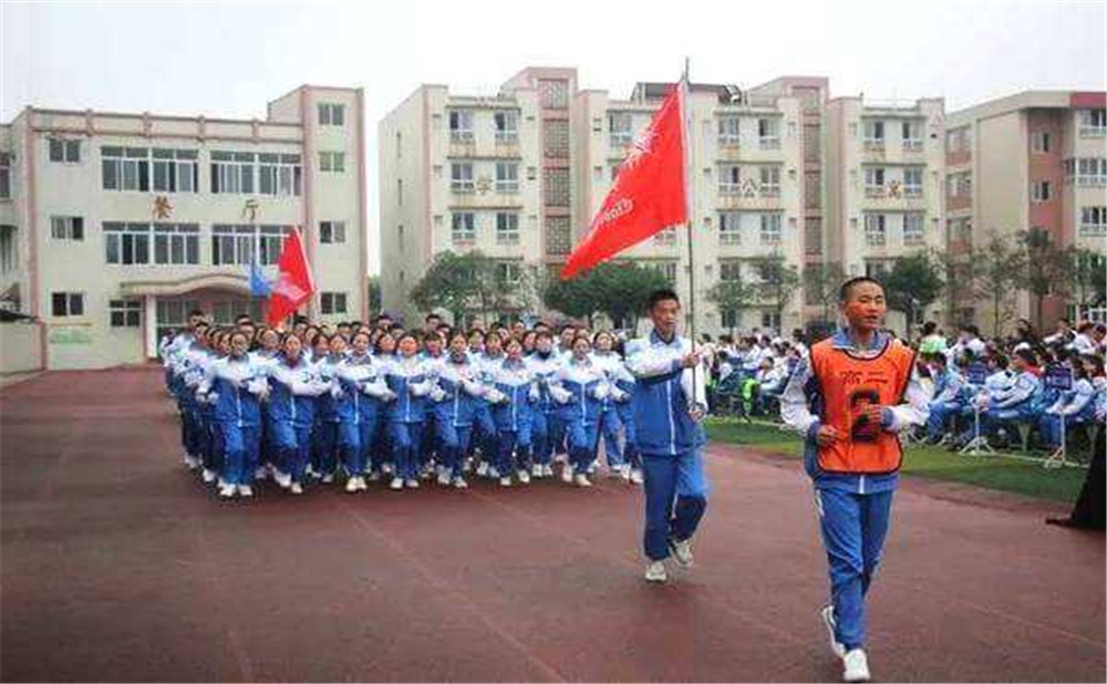 大邑縣實(shí)驗(yàn)中學(xué)近三年的錄取分?jǐn)?shù)是多少？