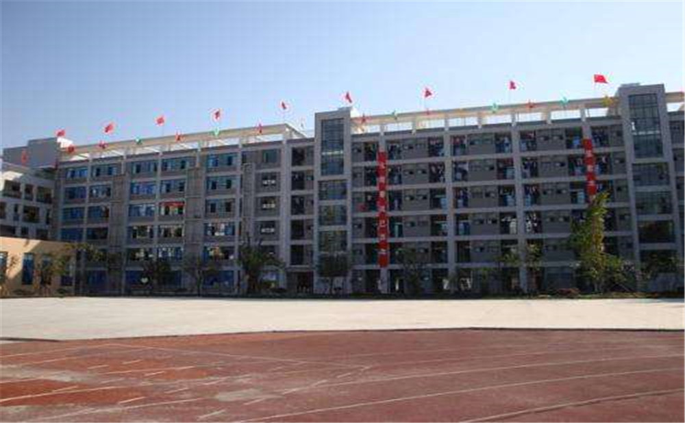 成都十二中（四川大學附屬中學）的錄取分數(shù)是多少？