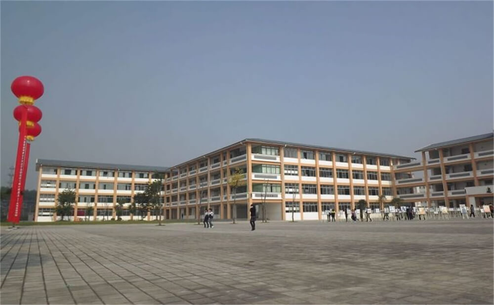 城廂中學(xué)高中一年的學(xué)費(fèi)多少錢？