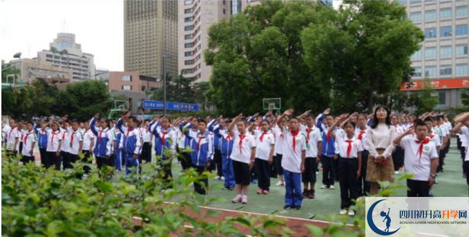 成都市第十七中學(xué)的實(shí)驗(yàn)班怎么樣？