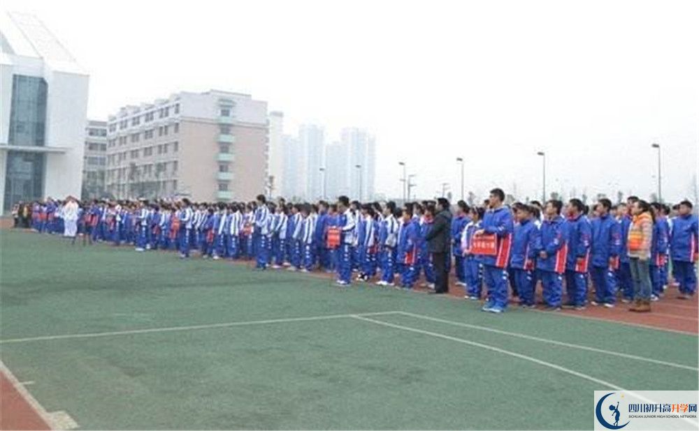 成都石室蜀都中學(xué)的學(xué)費(fèi)收費(fèi)標(biāo)準(zhǔn)是多少？