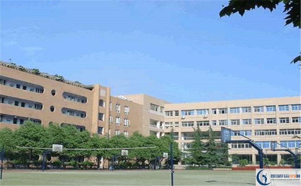 成都大學(xué)附屬中學(xué)的初升高分數(shù)線是多少？