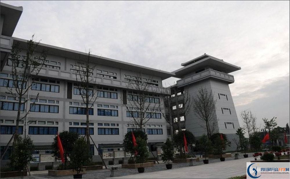成都石室中學(xué)北湖校區(qū)的學(xué)費(fèi)大概多少？