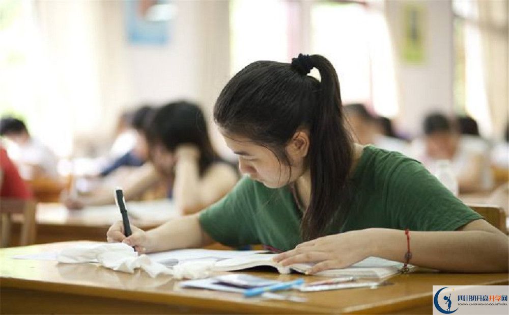 上仁壽華達(dá)高中的分?jǐn)?shù)線是多少？