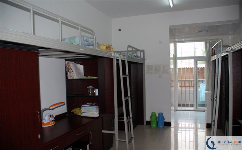 成都樹德中學光華校區(qū)的高中住宿好不好？