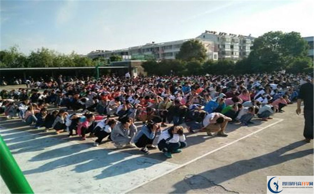 金牛中學的高中住宿好不好？