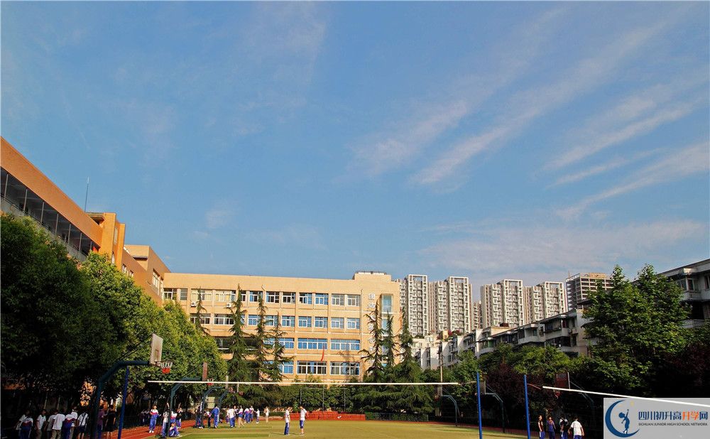 成都大學(xué)附屬中學(xué)的宿舍好不好？