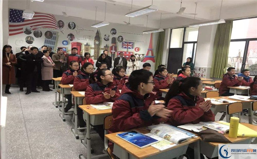 北京第二外國語學院成都附屬中學的學費一期是多少？