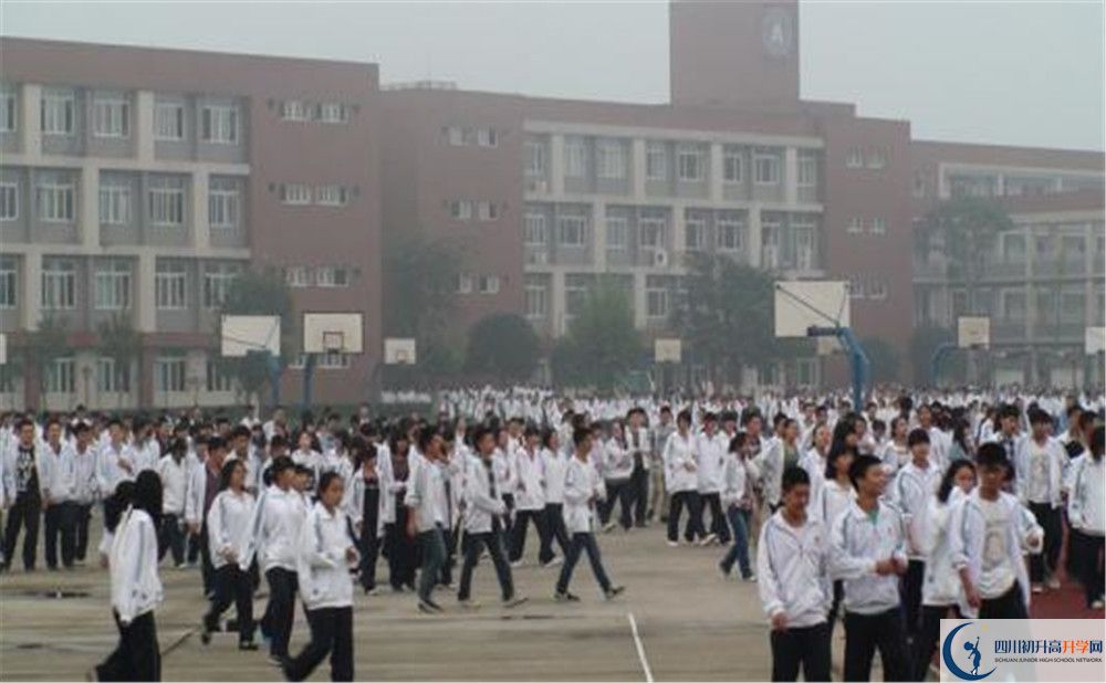考華潤高級中學的分數(shù)線是多少？