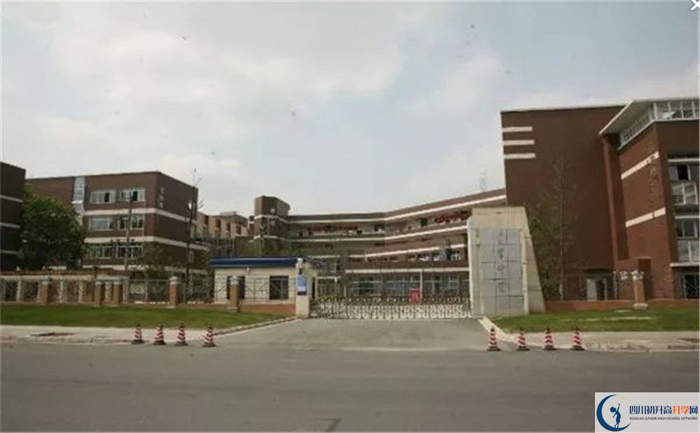 金牛中學(xué)2020年清華北大上人數(shù)是多少？