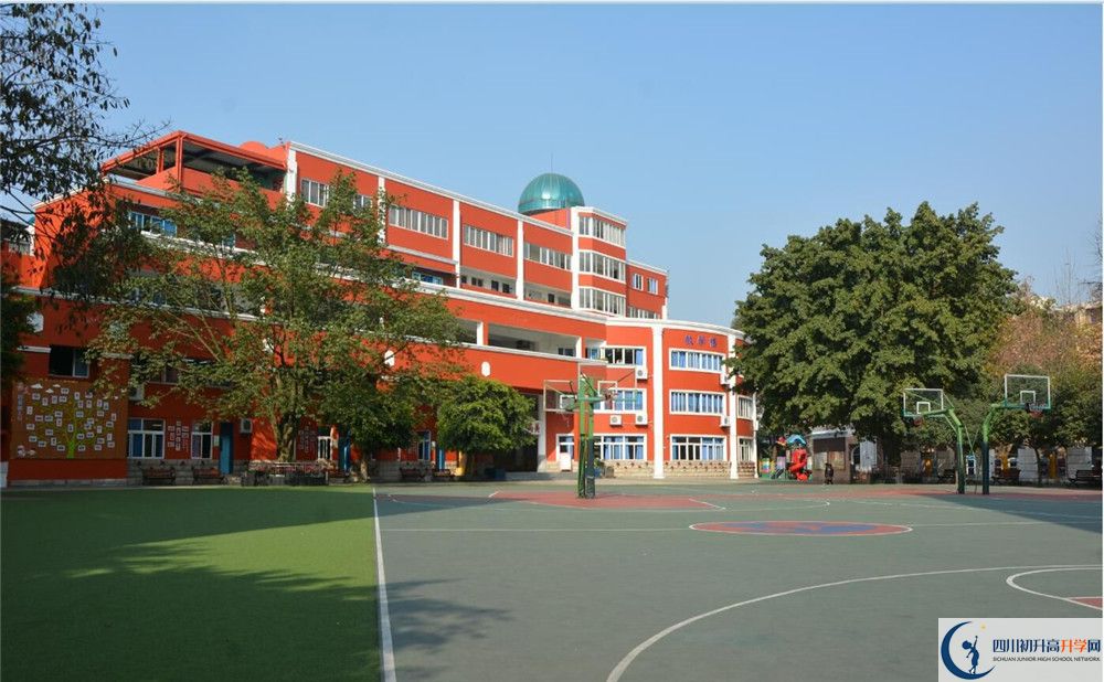 成都新世紀外國語學校的住宿條件怎么樣？