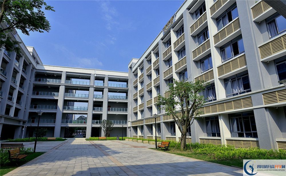 成都市第四十九中學(xué)高一多久放一次假？