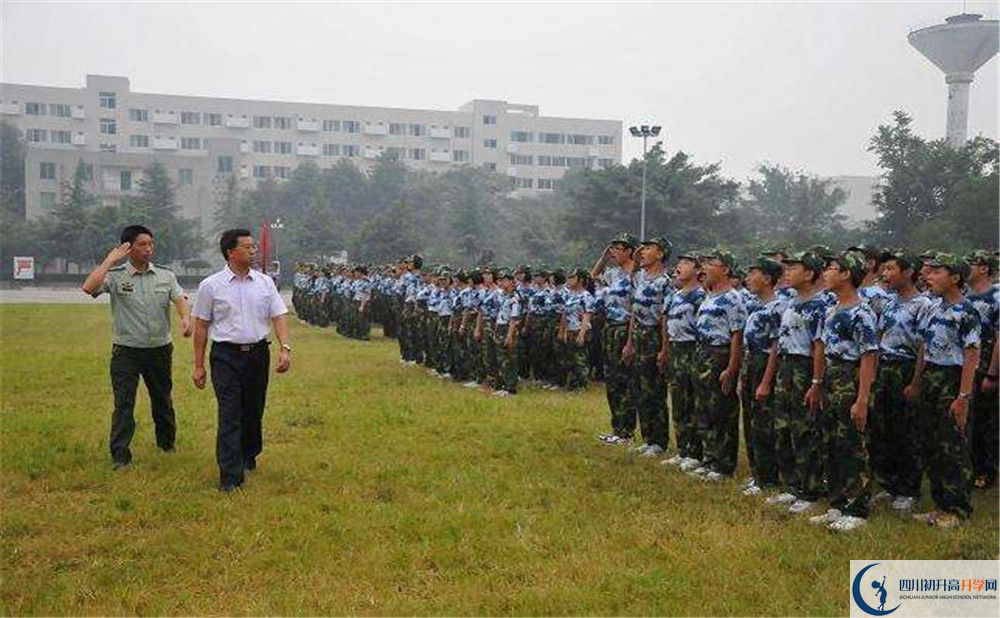 成都石室中學(xué)住宿費(fèi)用是多少錢？