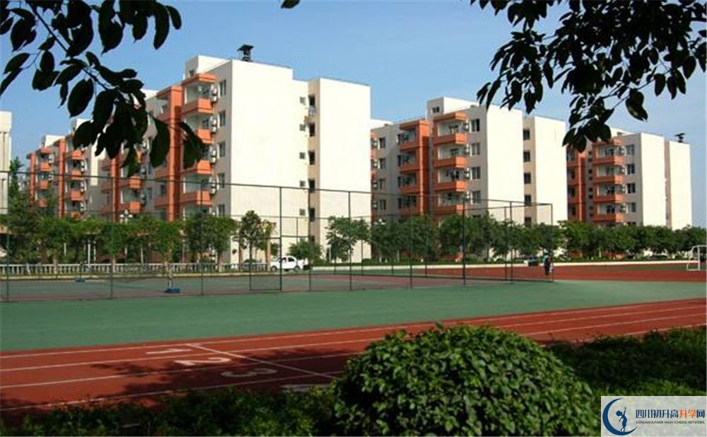 成都棠湖外國語學(xué)校住宿費(fèi)用是多少？